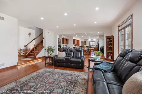 16026 Hometown Dr, Plainfield, IL 60586 photo 9