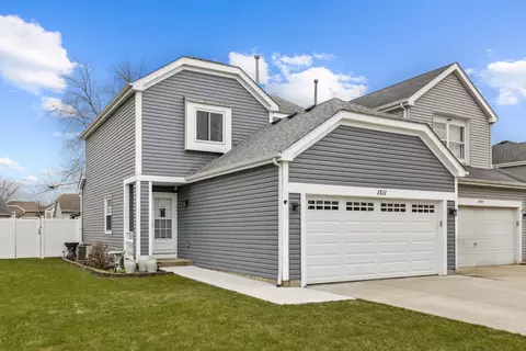 1511 N Pembroke Dr, South Elgin, IL 60177