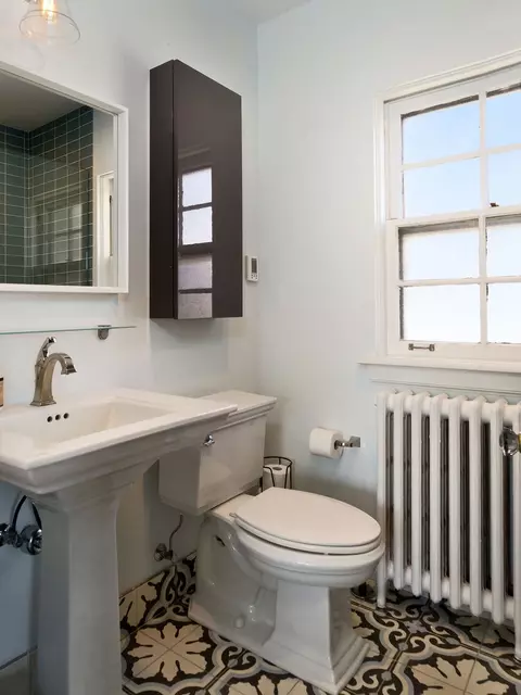 Bath - 1341 Park Ave, River Forest, IL 60305 photo 4 of 4