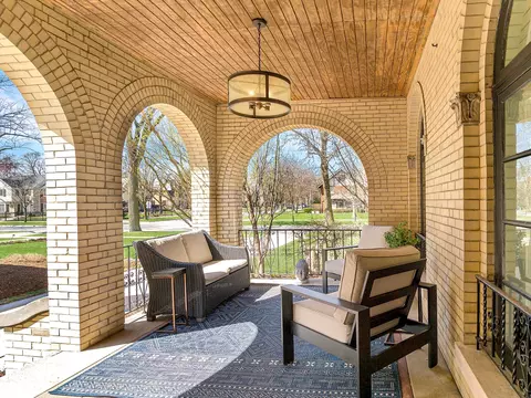 Exterior - 1341 Park Ave, River Forest, IL 60305 photo 3 of 9