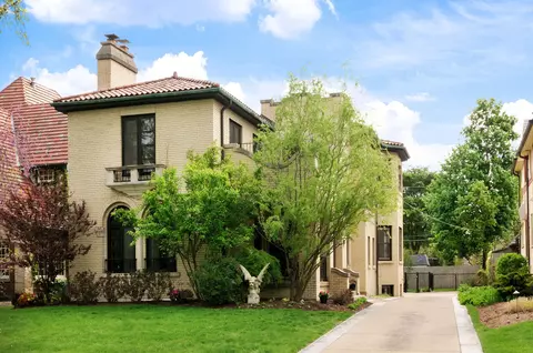 Exterior - 1341 Park Ave, River Forest, IL 60305 photo 2 of 9