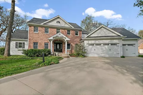 1251 Old Oak Ct, Hampshire, IL 60140