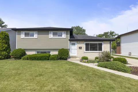 118 S Clarendon Ave, Addison, IL 60101