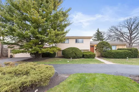 2708 Harrison St, Glenview, IL 60025