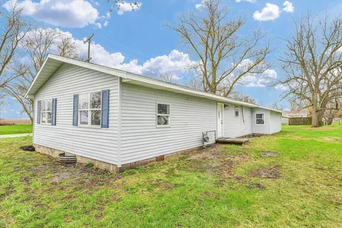211 3rd St, Dewey, IL 61840 photo 23