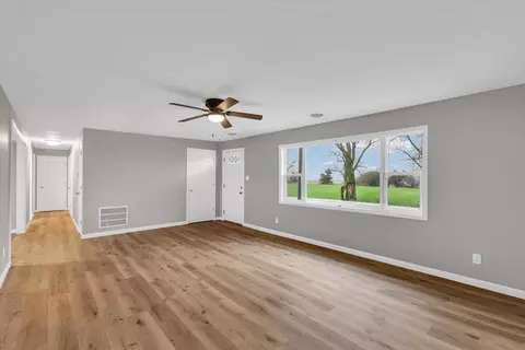 211 3rd St, Dewey, IL 61840 photo 6