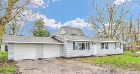 211 3rd St, Dewey, IL 61840 photo 3