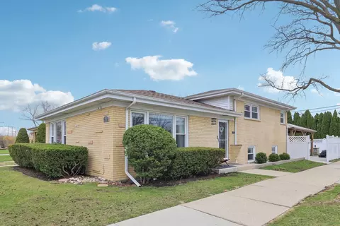 7901 E Prairie Rd, Skokie, IL 60076
