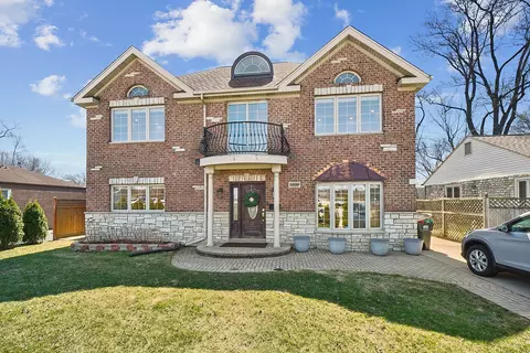 7039 Simpson St, Morton Grove, IL 60053