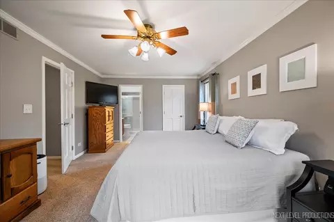 Bedroom - 401 Kickapoo Ave, Batavia, IL 60510 photo 2 of 4