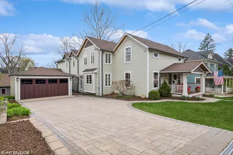 516 S Grove Ave, Barrington, IL 60010