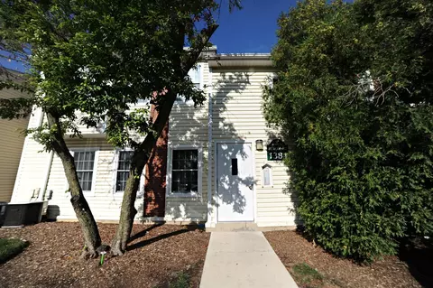 1384 E Wyndham Cir #108, Palatine, IL 60074