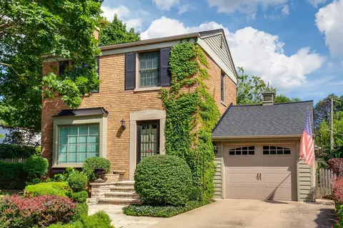 608 Ardmore Ter, Libertyville, IL 60048