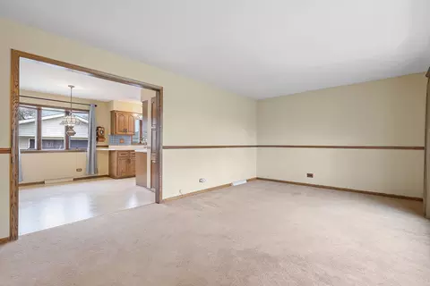 Living - 11529 S Kolin Ave, Alsip, IL 60803 photo 4 of 5