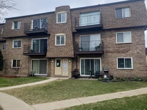 9475 Bay Colony Dr #3N, Des Plaines, IL 60016