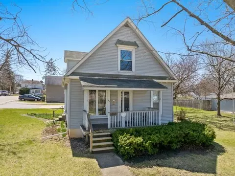 247 Washington Ave, Hampshire, IL 60140
