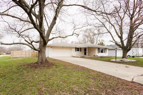 13 Park Pl, Kankakee, IL 60901 photo 2
