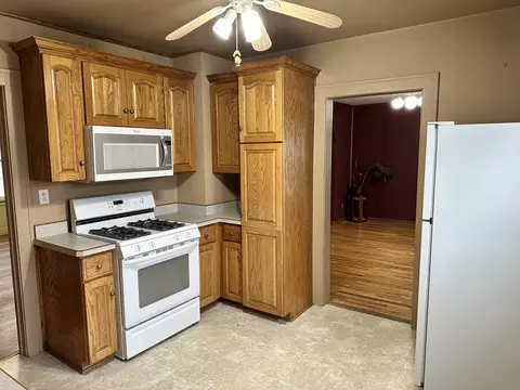 1218 Schuyler St, Peru, IL 61354 photo 7