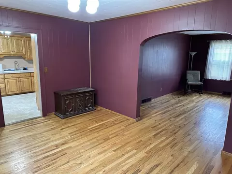 1218 Schuyler St, Peru, IL 61354 photo 8