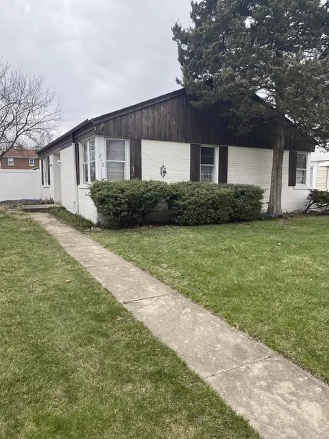 212 N Garfield St, Lombard, IL 60148