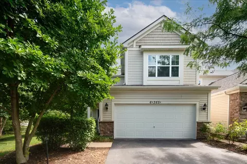 6 N365 Whitmore Cir #A, Saint Charles, IL 60174
