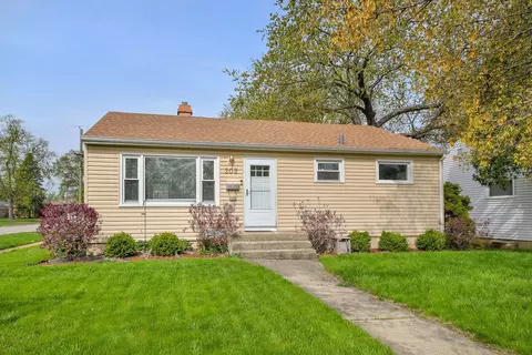 202 N Marion Ave, Bartlett, IL 60103