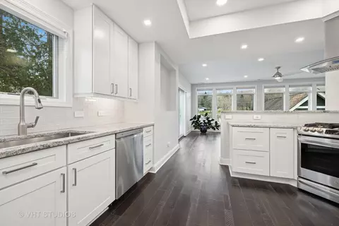 Kitchen - 1539 Lowe Dr, Algonquin, IL 60102 photo 3 of 3