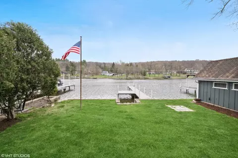Exterior - 1539 Lowe Dr, Algonquin, IL 60102 photo 6 of 7