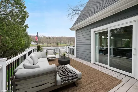 Exterior - 1539 Lowe Dr, Algonquin, IL 60102 photo 4 of 7