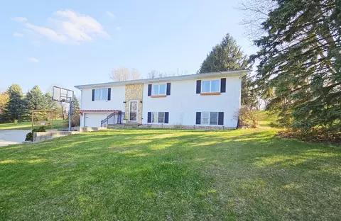 13831 Prairie Center Rd, Morrison, IL 61270