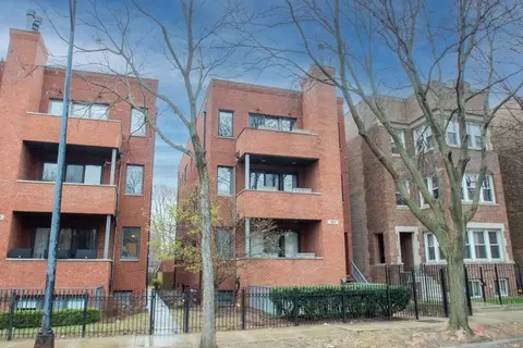 4213 N Ashland Ave #3, Chicago, IL 60613