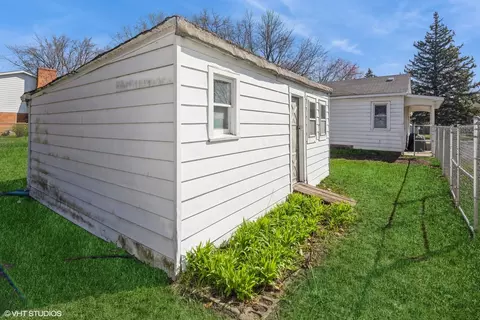 Exterior - 1100 175th St, East Hazel Crest, IL 60429 photo 3 of 5