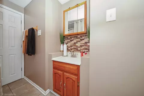 Bath - 3133 172nd St, Hazel Crest, IL 60429 photo 1 of 1