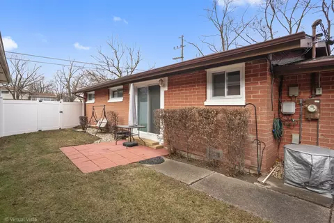 Exterior - 3133 172nd St, Hazel Crest, IL 60429 photo 2 of 3