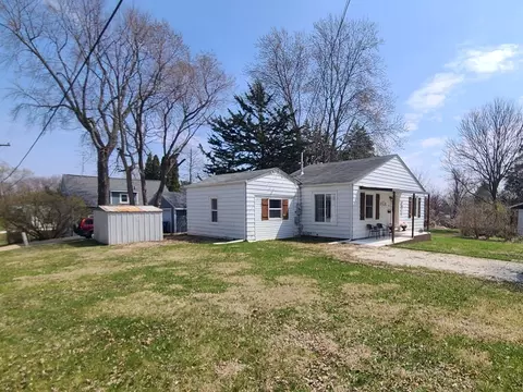 Exterior - 514 E Graham St, Dixon, IL 61021 photo 7 of 7
