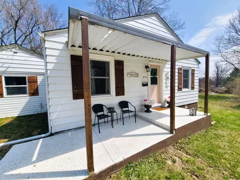 Exterior - 514 E Graham St, Dixon, IL 61021 photo 1 of 7