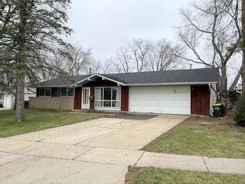 724 Oriole Dr, Streamwood, IL 60107