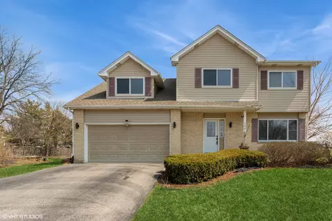 1404 Canyon Ct, Bolingbrook, IL 60490