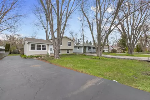 1903 Highview Ave, Mchenry, IL 60050 photo 3
