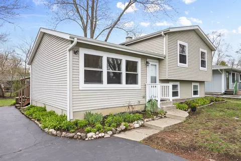 1903 Highview Ave, Mchenry, IL 60050