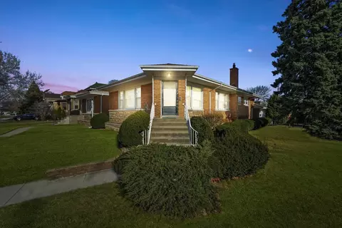 6766 Riverside Dr, Berwyn, IL 60402