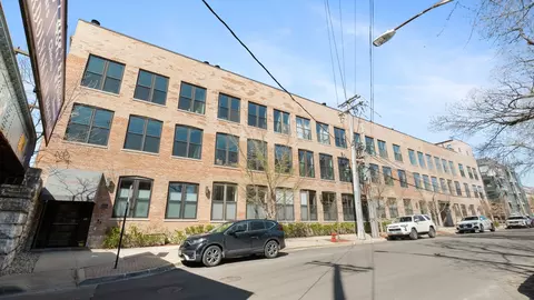 1760 W Wrightwood Ave #305, Chicago, IL 60614