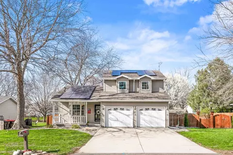 605 Thomas Dr, Heyworth, IL 61745
