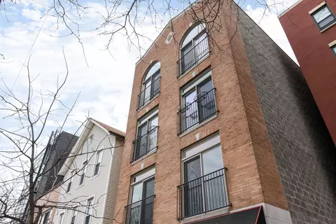 2509 W Fullerton Ave #2, Chicago, IL 60647