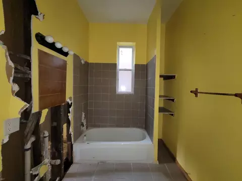 Bath - 1908 S Ridgeway Ave, Chicago, IL 60623 photo 2 of 3