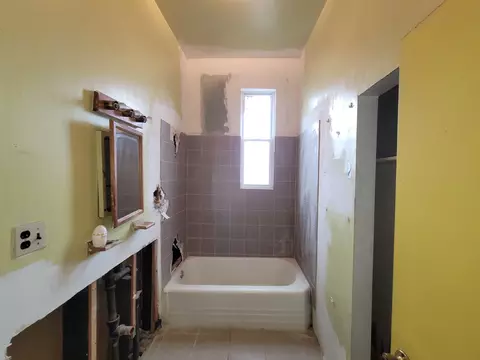 Bath - 1908 S Ridgeway Ave, Chicago, IL 60623 photo 3 of 3