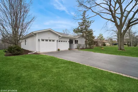 1127 Holly Ln, Glenview, IL 60025