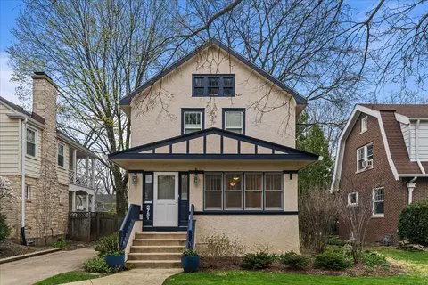 2751 Lawndale Ave, Evanston, IL 60201