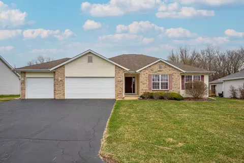 10637 Harrison Ct, Roscoe, IL 61073