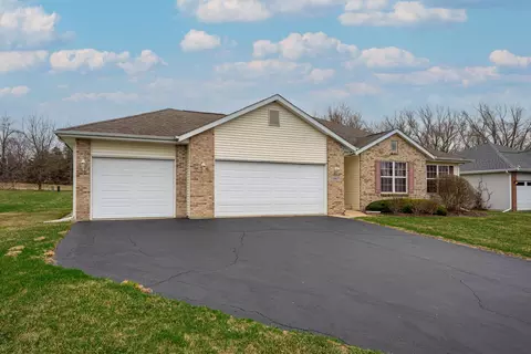 10637 Harrison Ct, Roscoe, IL 61073 photo 3